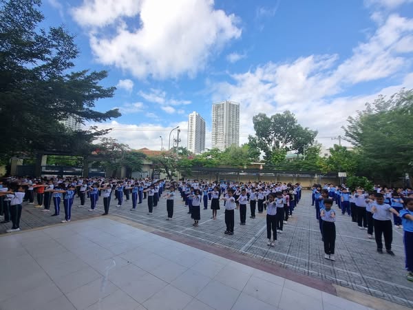  Hoạt động tập thể dục và dân vũ