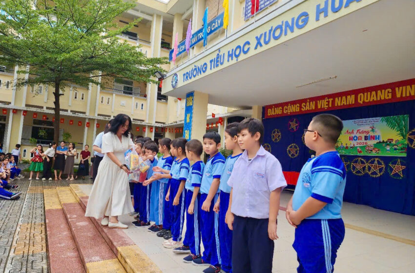  Hoạt động ngoại khoá tháng 9- “Ánh trăng Hoà bình” – Phân hiệu Xương Huân